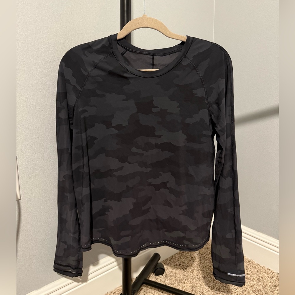 Black camo lululemon long sleeve running shirt